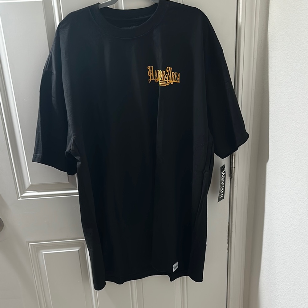 Casual Black Short Sleeve Tee with Bold Design